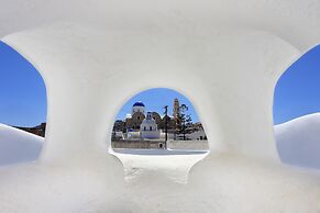 Church & Cave - Santorini Private Residences
