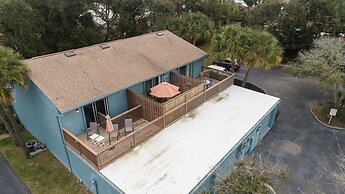 New Smyrna Beach Townhouse/flagler Ave/beach/walk Everywhere and Pet F