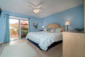 New Smyrna Beach Townhouse/flagler Ave/beach/walk Everywhere and Pet F