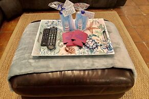 New Smyrna Beach Townhouse/flagler Ave/beach/walk Everywhere and Pet F