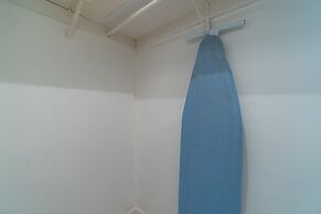 New Smyrna Beach Townhouse/flagler Ave/beach/walk Everywhere and Pet F