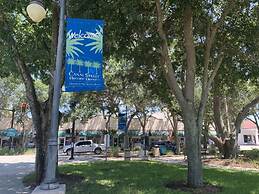 New Smyrna Beach Townhouse/flagler Ave/beach/walk Everywhere and Pet F