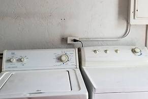 New Smyrna Beach Townhouse/flagler Ave/beach/walk Everywhere and Pet F