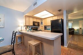 New Smyrna Beach Townhouse/flagler Ave/beach/walk Everywhere and Pet F