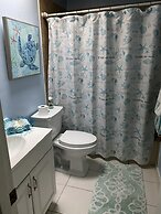 New Smyrna Beach Townhouse/flagler Ave/beach/walk Everywhere and Pet F