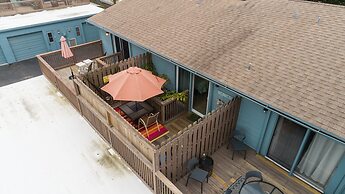 New Smyrna Beach Townhouse/flagler Ave/beach/walk Everywhere and Pet F