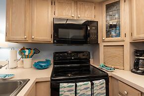 New Smyrna Beach Townhouse/flagler Ave/beach/walk Everywhere and Pet F