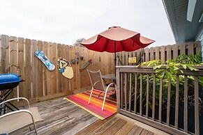 New Smyrna Beach Townhouse/flagler Ave/beach/walk Everywhere and Pet F