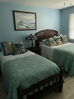 New Smyrna Beach Townhouse/flagler Ave/beach/walk Everywhere and Pet F