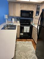 New Smyrna Beach Townhouse/flagler Ave/beach/walk Everywhere and Pet F