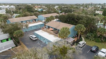 New Smyrna Beach Townhouse/flagler Ave/beach/walk Everywhere and Pet F