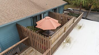 New Smyrna Beach Townhouse/flagler Ave/beach/walk Everywhere and Pet F
