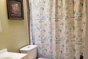 New Smyrna Beach Townhouse/flagler Ave/beach/walk Everywhere and Pet F