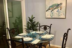 New Smyrna Beach Townhouse/flagler Ave/beach/walk Everywhere and Pet F