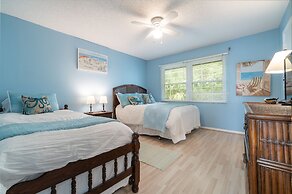 New Smyrna Beach Townhouse/flagler Ave/beach/walk Everywhere and Pet F