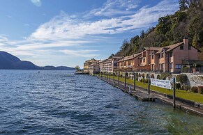 Blu Lake Apartment on Ghiffa Beach