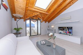 Blu Lake Apartment on Ghiffa Beach