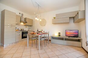 Borgo Degli Ulivi shared pool- 200m lake