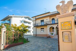 Villa Mimosa Apartments
