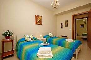 Villa Mimosa Apartments