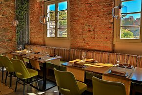 Alcazaba Premium Hotel