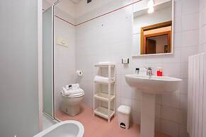 Berny 100m From Lake & Private Parking