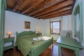 Liano Orchidea -terrace & Parking