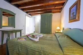 Liano Orchidea -terrace & Parking