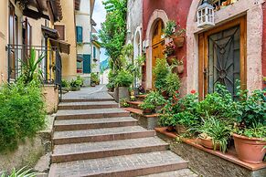 Liano Orchidea -terrace & Parking