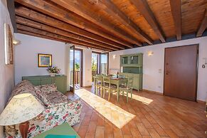 Liano Orchidea -terrace & Parking