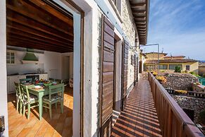 Liano Orchidea -terrace & Parking