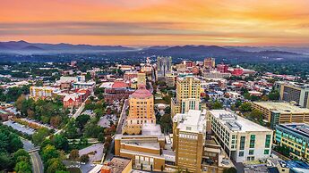 Candlewood Suites Asheville Downtown, an IHG Hotel