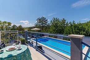 Pool Villa Maro In Nature