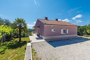 Pool Villa Maro In Nature