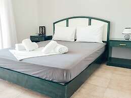 Chrissabella 6 Best Location Ever!