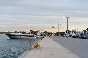 Chrissabella 6 Best Location Ever!