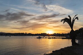 Chrissabella 6 Best Location Ever!