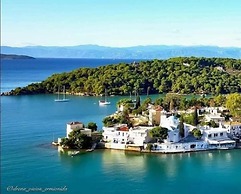 Chrissabella 6 Best Location Ever!