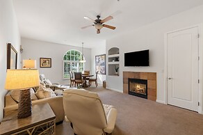 Lux 1bd Near Clubhouse W/ All Amenities 1 Bedroom Condo by RedAwning