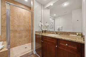 Lux 1bd Near Clubhouse W/ All Amenities 1 Bedroom Condo by RedAwning