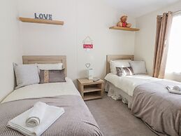 Superb Detached Lodge Located on Skipsea Sands