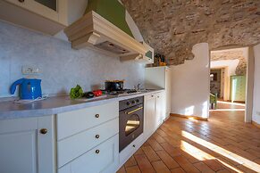 Liano Iris - Terrace & parking place