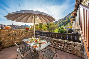 Liano Iris - Terrace & parking place
