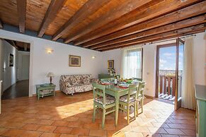Liano Iris - Terrace & parking place