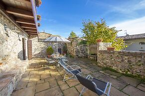 Liano Iris - Terrace & parking place