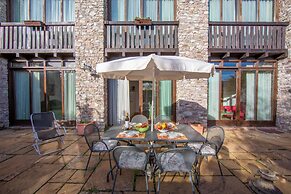 Liano Iris - Terrace & parking place