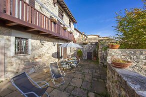 Liano Iris - Terrace & parking place