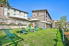 Liano Iris - Terrace & parking place