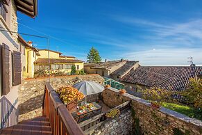 Liano Iris - Terrace & parking place