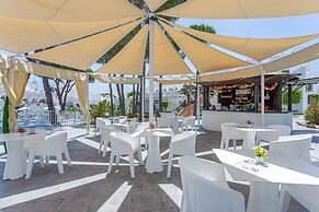 Marbella Resort 1 Pool Whirlpool Sauna